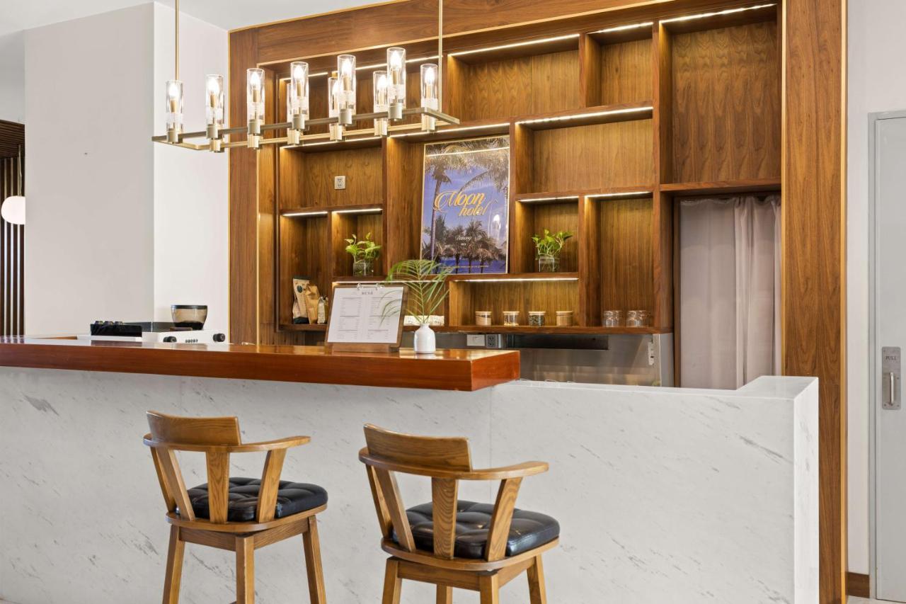 Moon Hotel And Apartment Da Nang Exterior photo