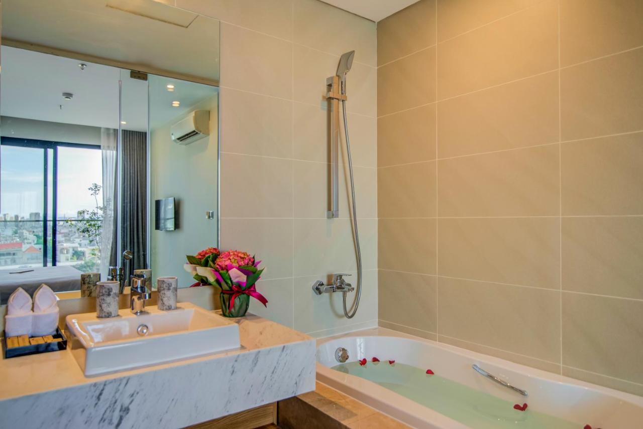Moon Hotel And Apartment Da Nang Exterior photo